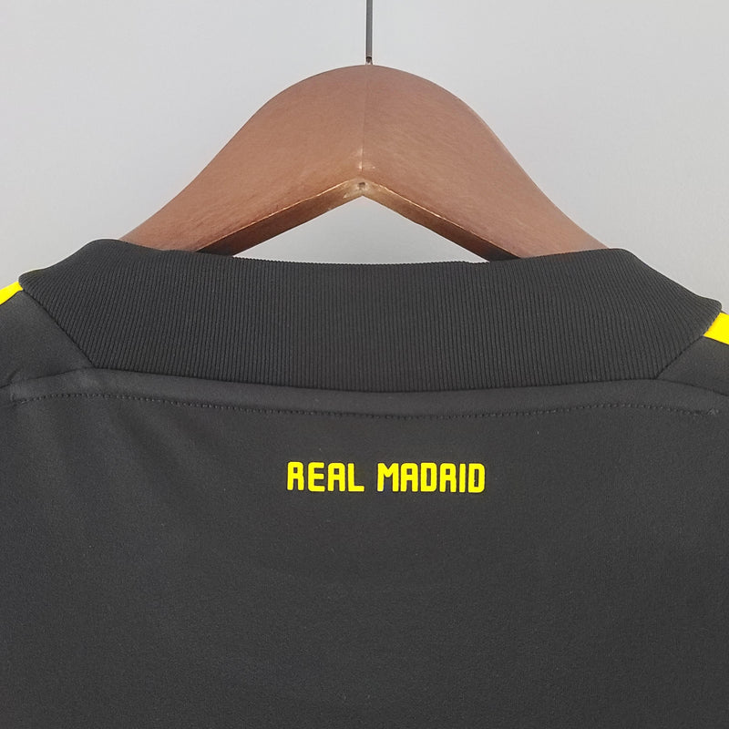 Real Madrid Retro Goalkeeper Jersey 2011/2012