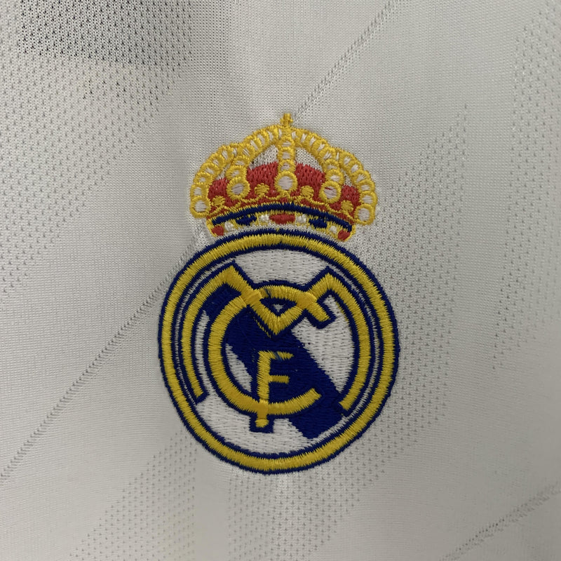 Real Madrid Retro Home Jersey 2017/2018 - Long Sleeve