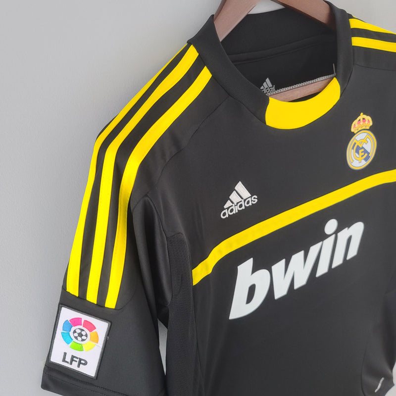 Real Madrid Retro Goalkeeper Jersey 2011/2012