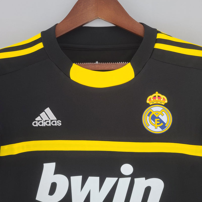 Real Madrid Retro Goalkeeper Jersey 2011/2012