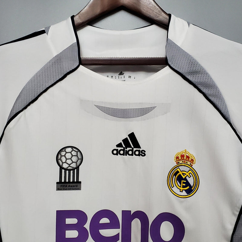 Real Madrid Retro Home Jersey 2006/2007 - Long Sleeve