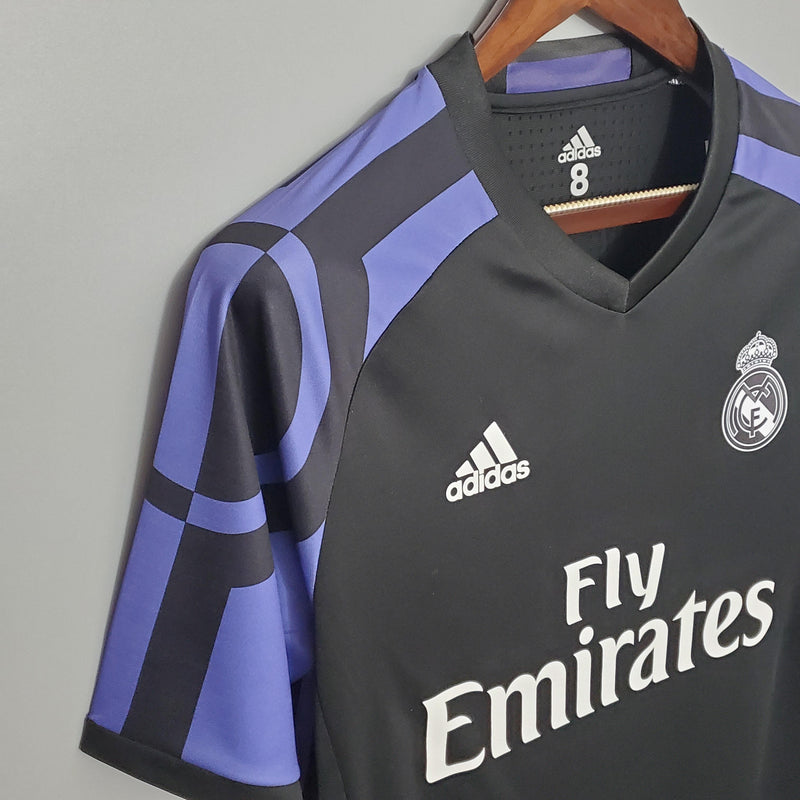 Real Madrid Retro Away Jersey 2015/2016